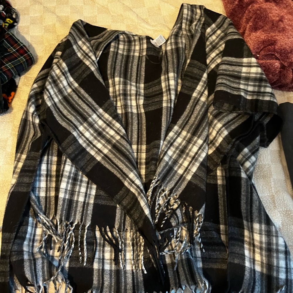 Black and White Plaid Fringe Shawl